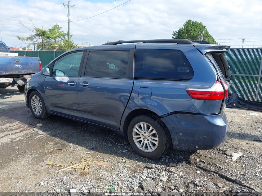 TOYOTA SIENNA - zdjęcie 14