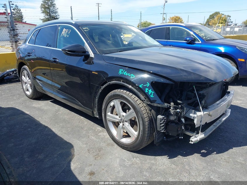 Vin: wa1labge1kb018144, lot: 46603869, audi e-tron premium plus 2019 img_1