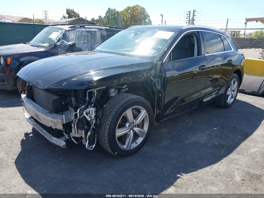 Vin: wa1labge1kb018144, lot: 46603869, audi e-tron premium plus 20192