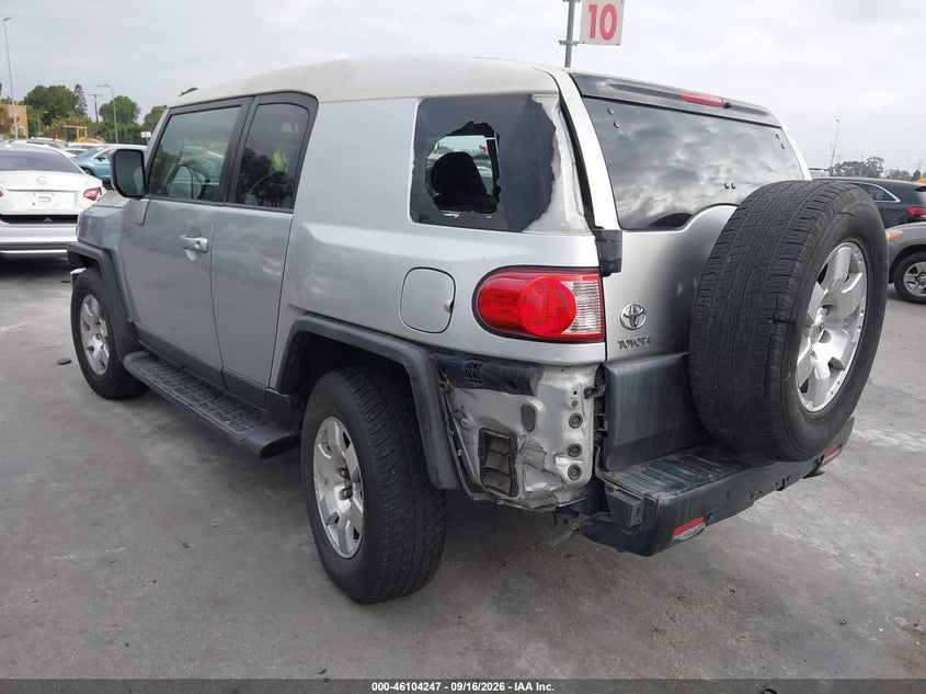 2007 TOYOTA FJ CRUISER auction photo 3