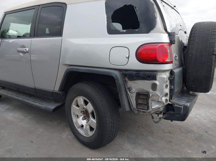 2007 TOYOTA FJ CRUISER auction photo 6
