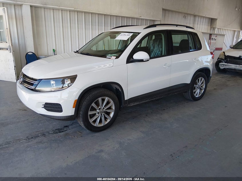 2017 VOLKSWAGEN TIGUAN auction photo 2