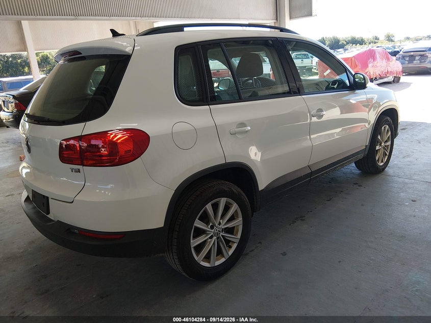 2017 VOLKSWAGEN TIGUAN auction photo 4