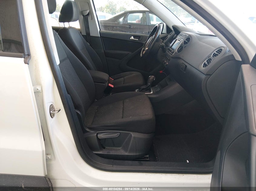 2017 VOLKSWAGEN TIGUAN auction photo 5