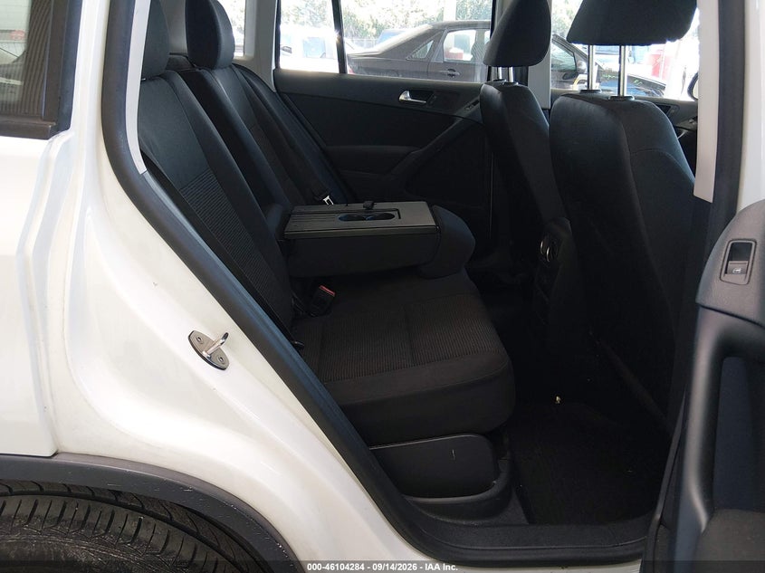 2017 VOLKSWAGEN TIGUAN auction photo 8