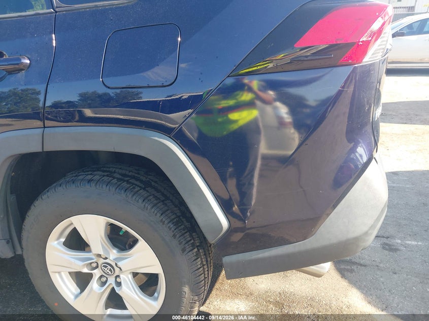 TOYOTA RAV4 - zdjęcie 19