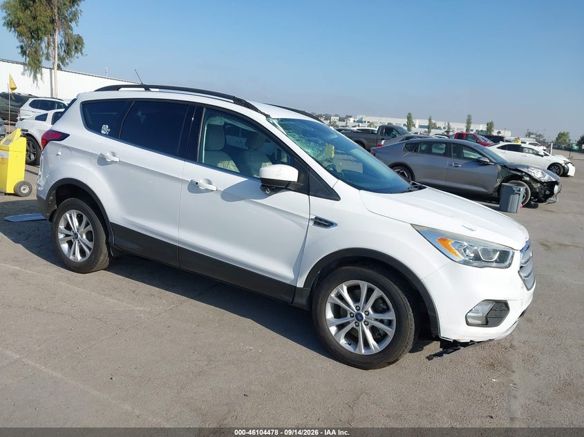 Vin: 1fmcu9hd7kua65710, lot: 46604136, ford escape sel 2019 img_1