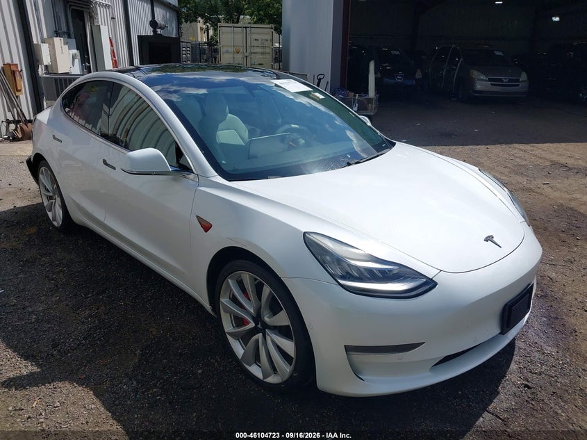 TESLA MODEL 3 - zdjęcie 1