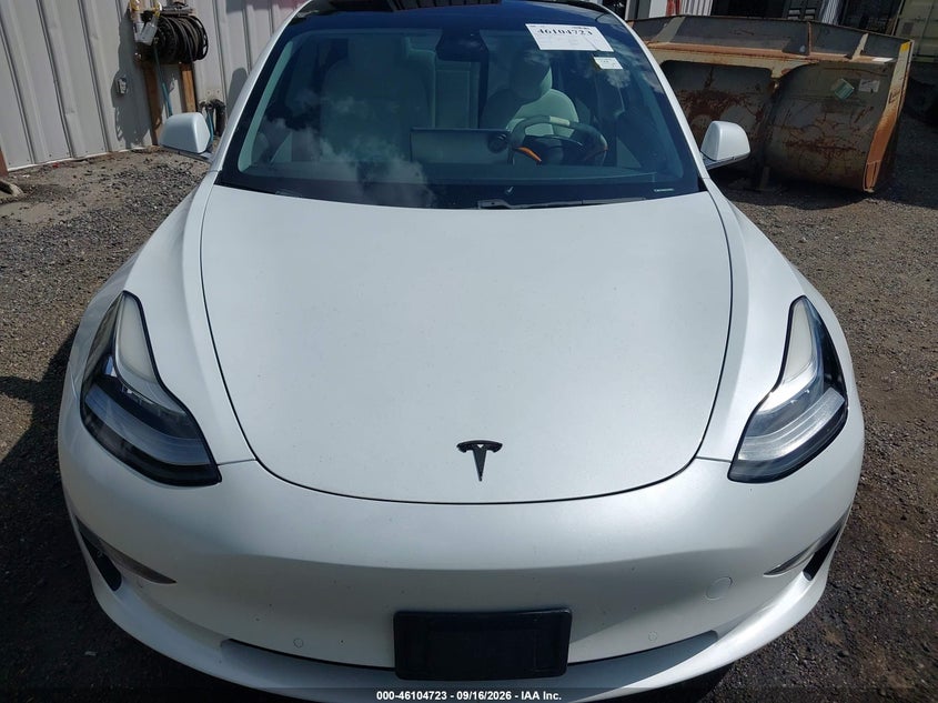 TESLA MODEL 3 - zdjęcie 10