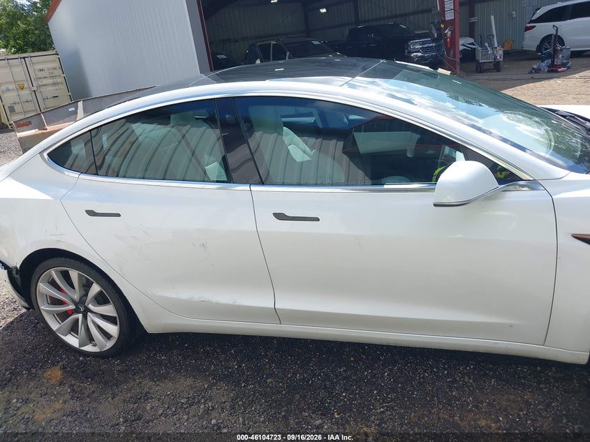 TESLA MODEL 3 - zdjęcie 13