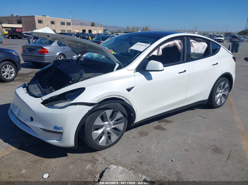 Vin: 5yjygaee4mf145297, lot: 46604634, tesla model y long range dual motor all-wheel drive 20212