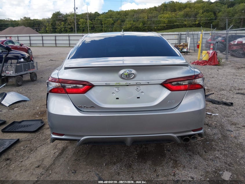 TOYOTA CAMRY - zdjęcie 17