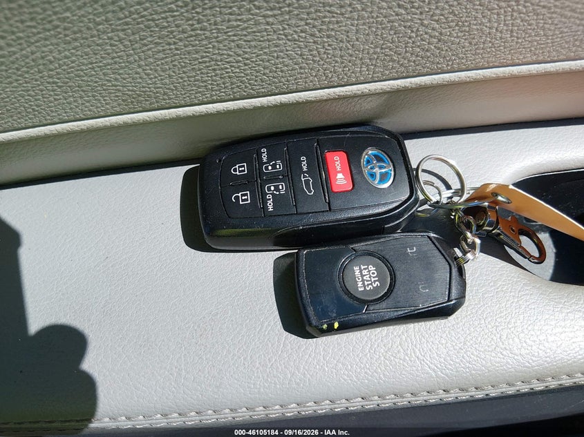 TOYOTA SIENNA - zdjęcie 11