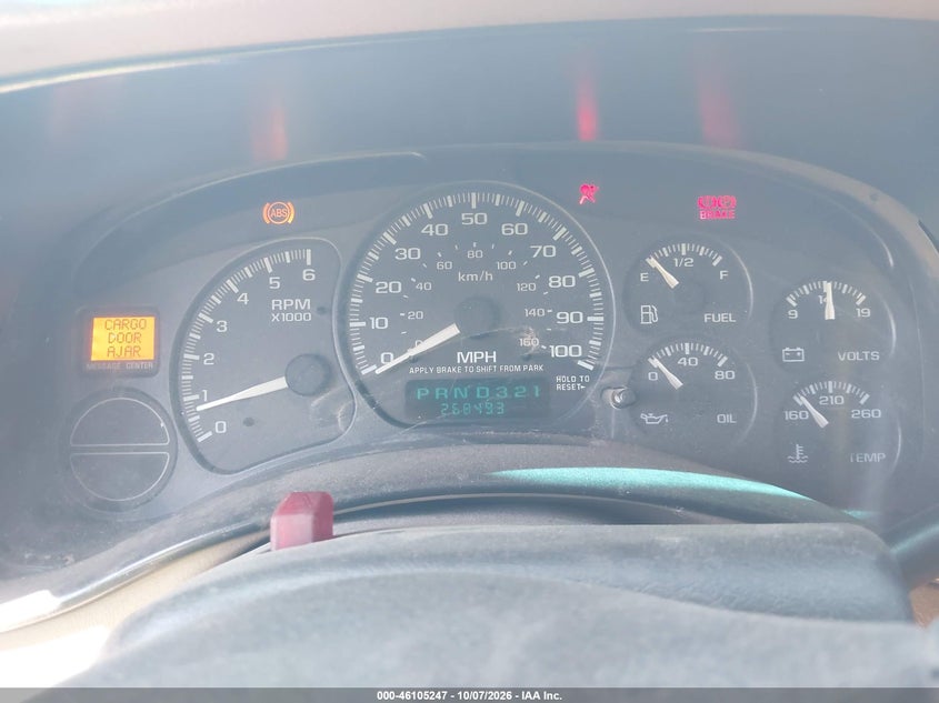 CHEVROLET SUBURBAN 1500 2002 VIN 3GNEC16Z92G186023