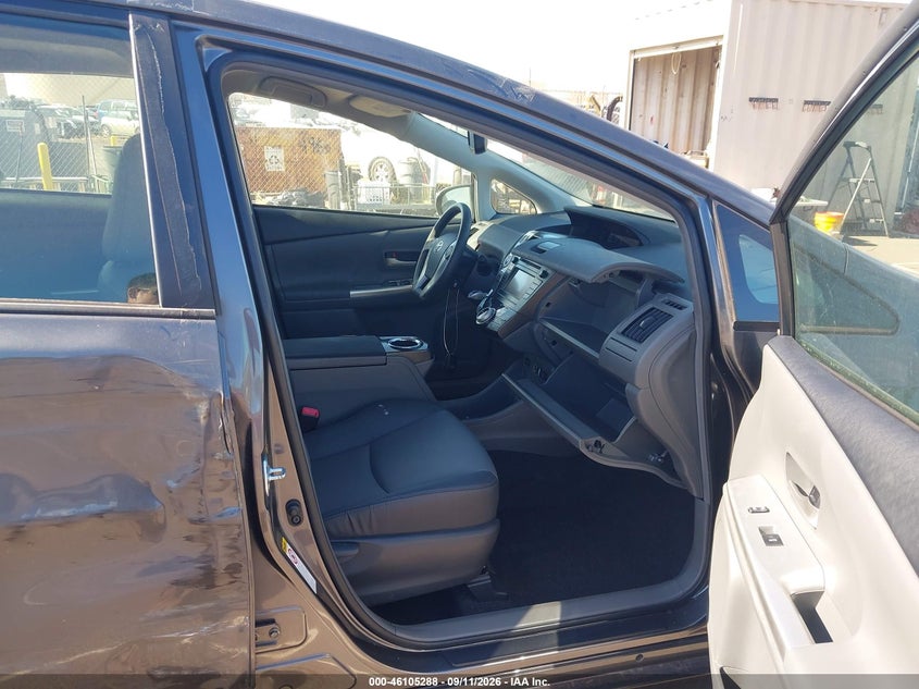 2012 TOYOTA PRIUS V auction photo 5
