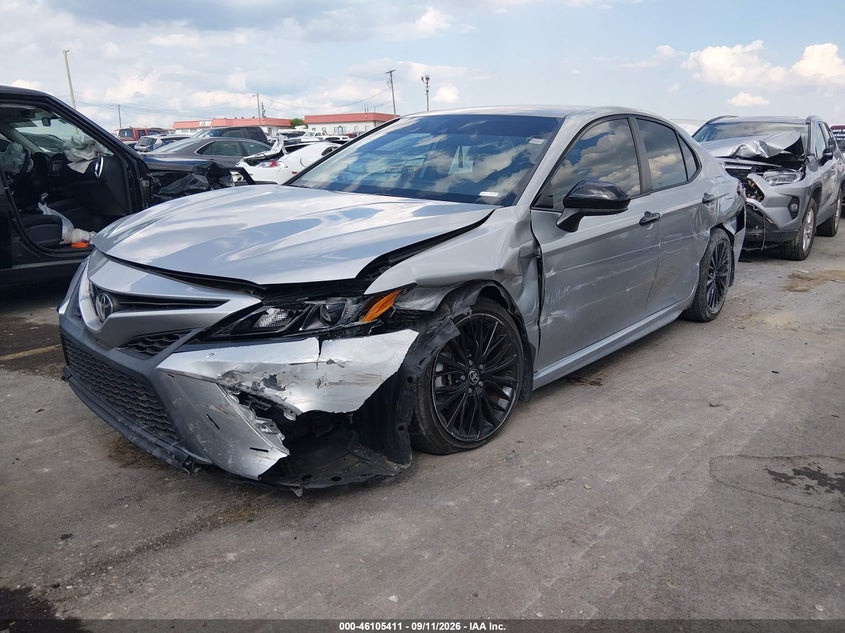 TOYOTA CAMRY - zdjęcie 2
