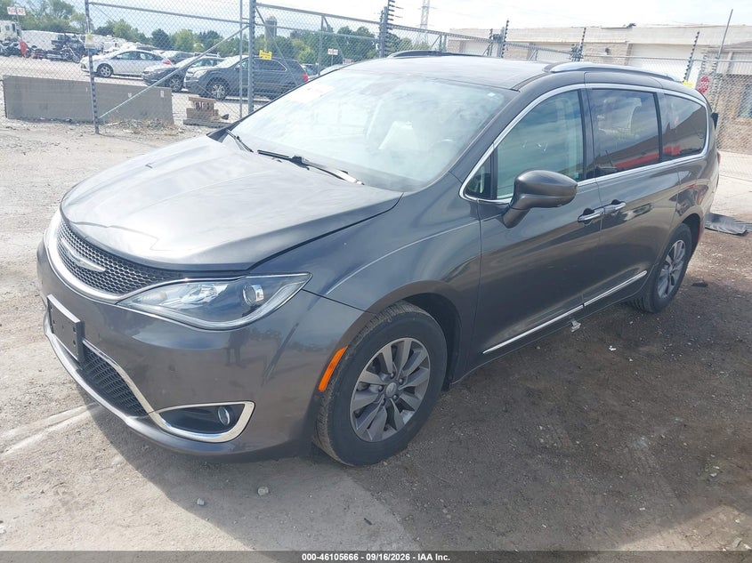 Vin: 2c4rc1eg3lr100582, lot: 46605324, chrysler pacifica touring l plus 20202