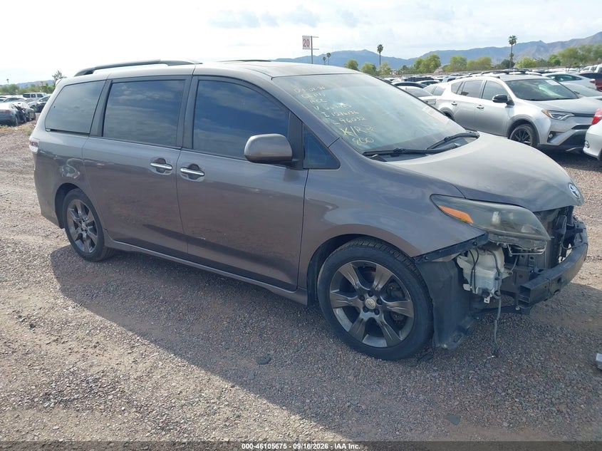 TOYOTA SIENNA - zdjęcie 1