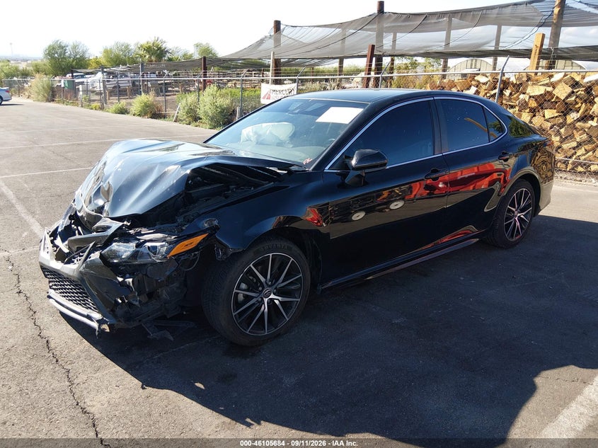 Vin: 4t1g11ak3mu572210, lot: 46605342, toyota camry se 20212