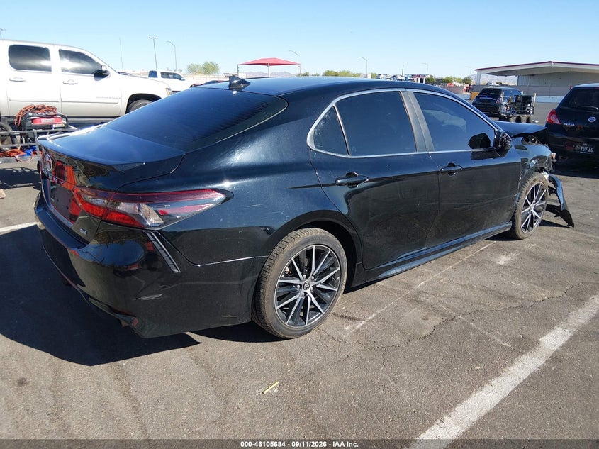 Vin: 4t1g11ak3mu572210, lot: 46605342, toyota camry se 20214