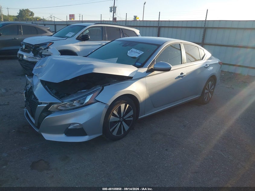 2022 Nissan Altima, Right Front, IAAI, VIN 1N4BL4DV4NN364225 — photo 2
