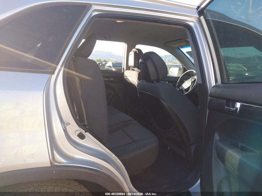 Kia Sorento - фото 8