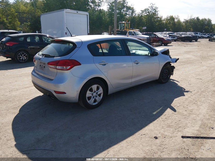 2017 KIA FORTE auction photo 4