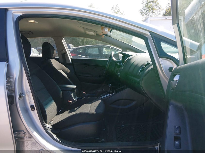 2017 KIA FORTE auction photo 5