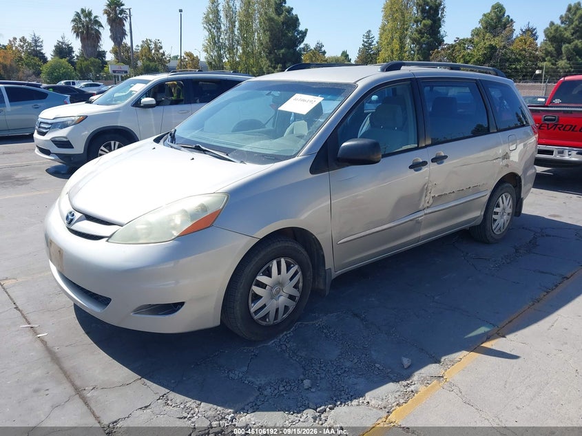 2006 TOYOTA SIENNA auction photo 2