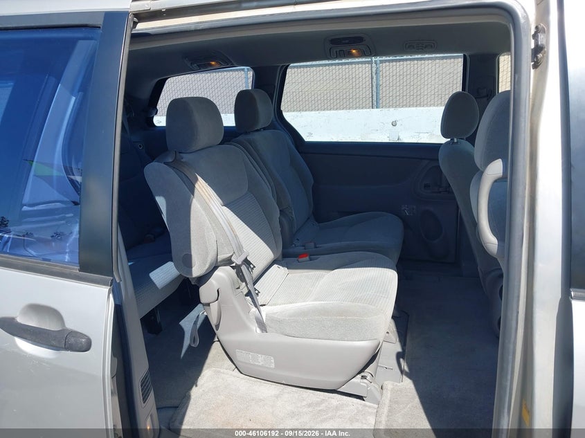 2006 TOYOTA SIENNA auction photo 8