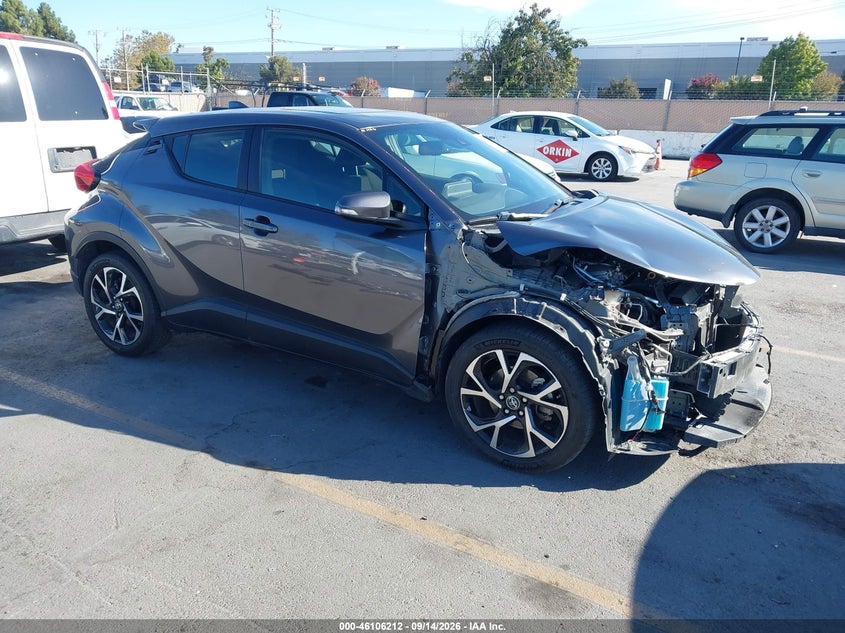 TOYOTA C-HR - zdjęcie 1