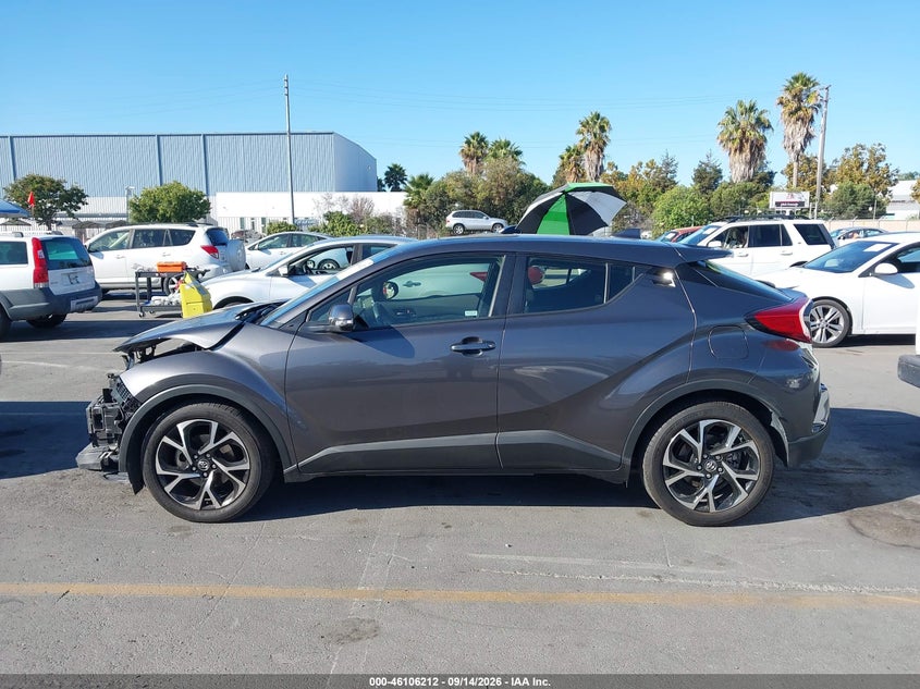 TOYOTA C-HR - zdjęcie 15