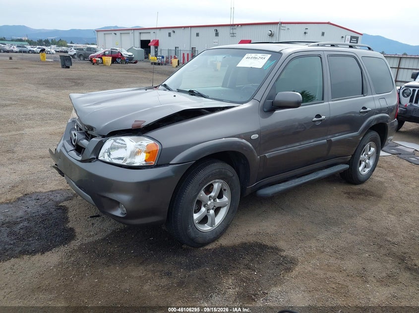 2006 Mazda Tribute, Front End, IAAI, VIN 4F2YZ96146KM02968 — photo 2