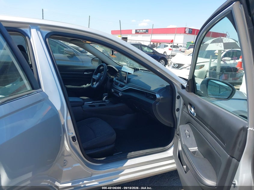 2025 NISSAN ALTIMA auction photo 5