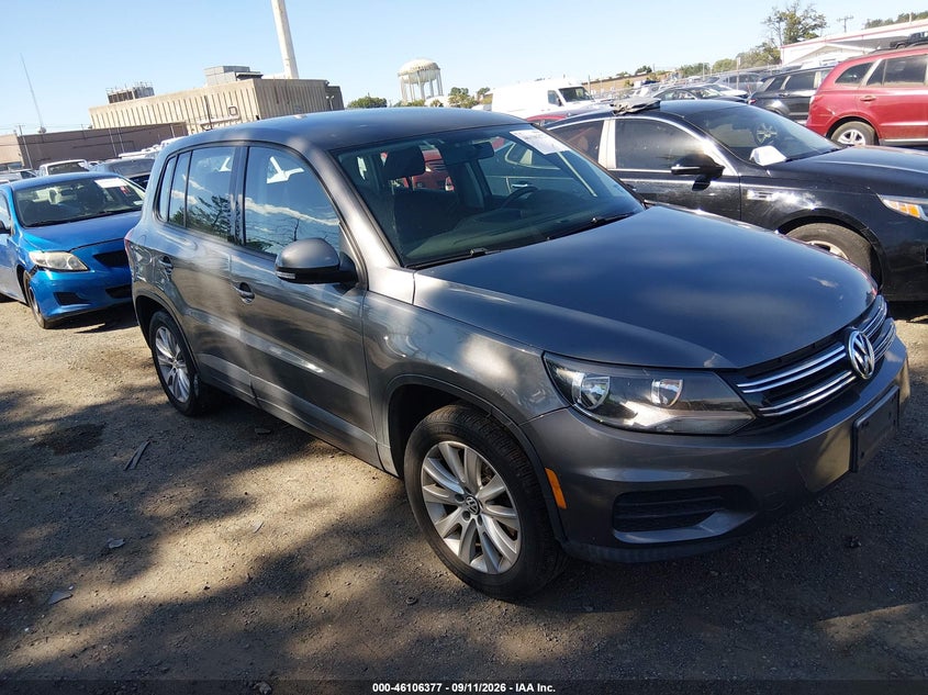2013 VOLKSWAGEN TIGUAN auction photo 1
