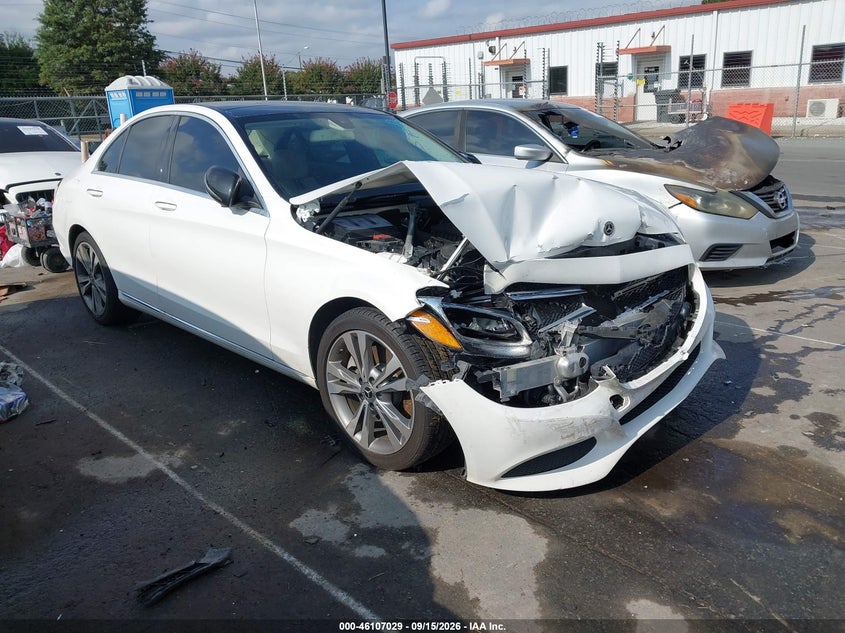 Vin: wddwf4jb3jr327267, lot: 46606745, mercedes-benz c 300 2018 img_1