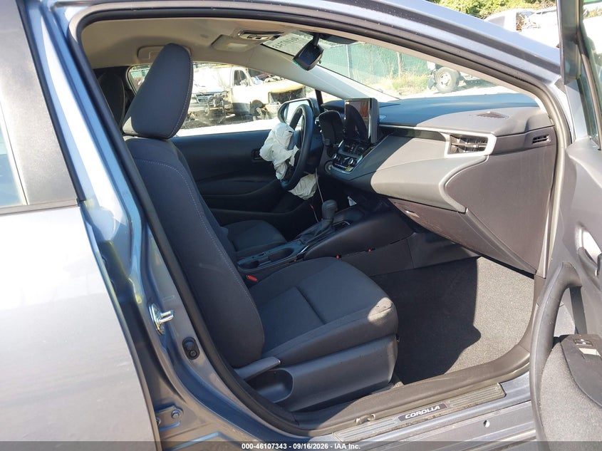 2025 TOYOTA COROLLA LE · Фото 5