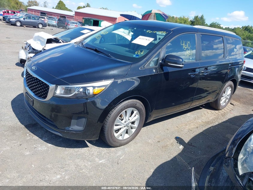 2015 KIA SEDONA auction photo 2