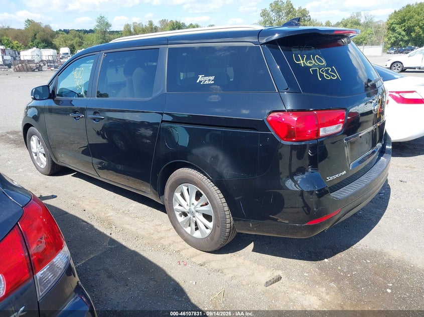 2015 KIA SEDONA auction photo 3