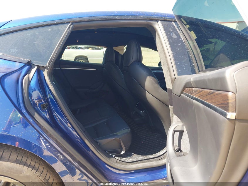 TESLA MODEL S - zdjęcie 8