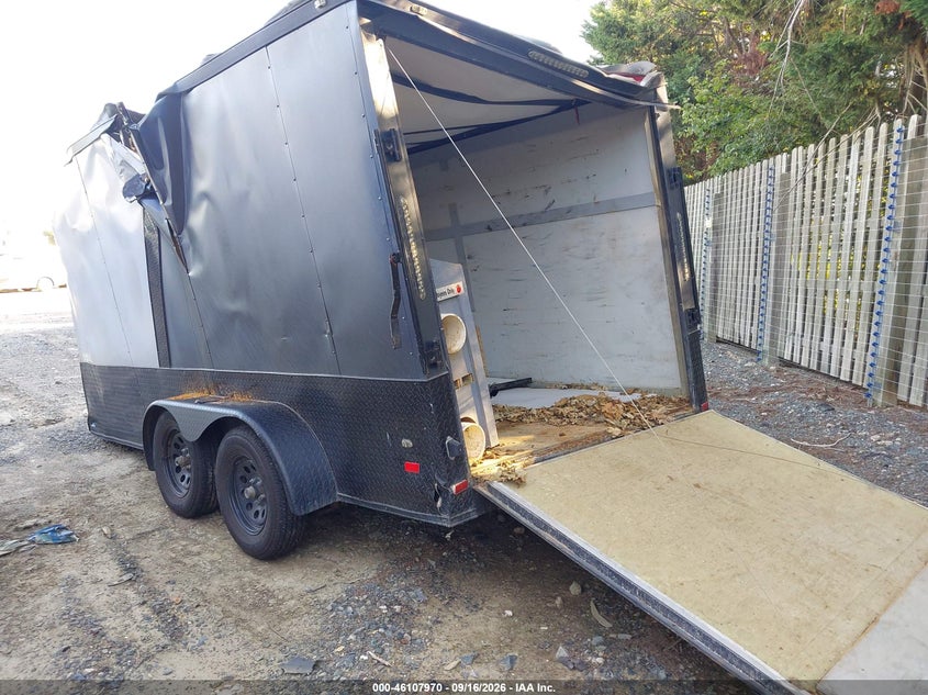 2021 COVERED WAGON ENCLOSED DUAL AXLE TRAILER auction photo 3