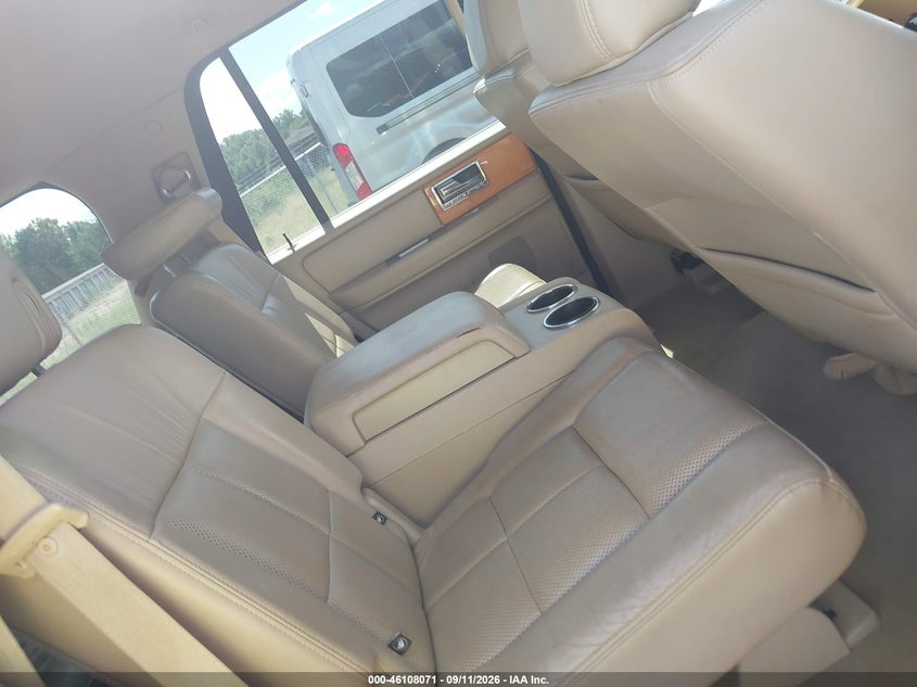 2010 LINCOLN NAVIGATOR auction photo 8