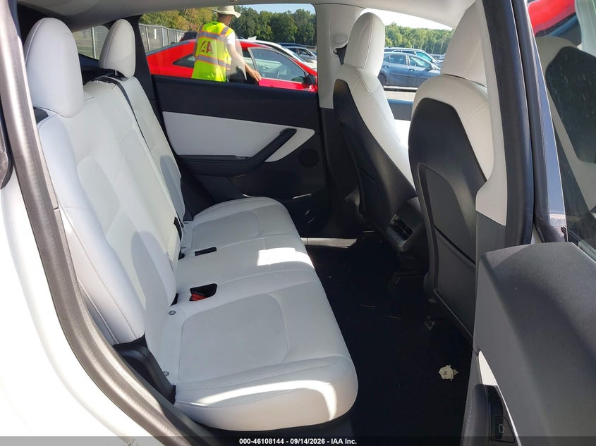 TESLA MODEL Y - zdjęcie 8