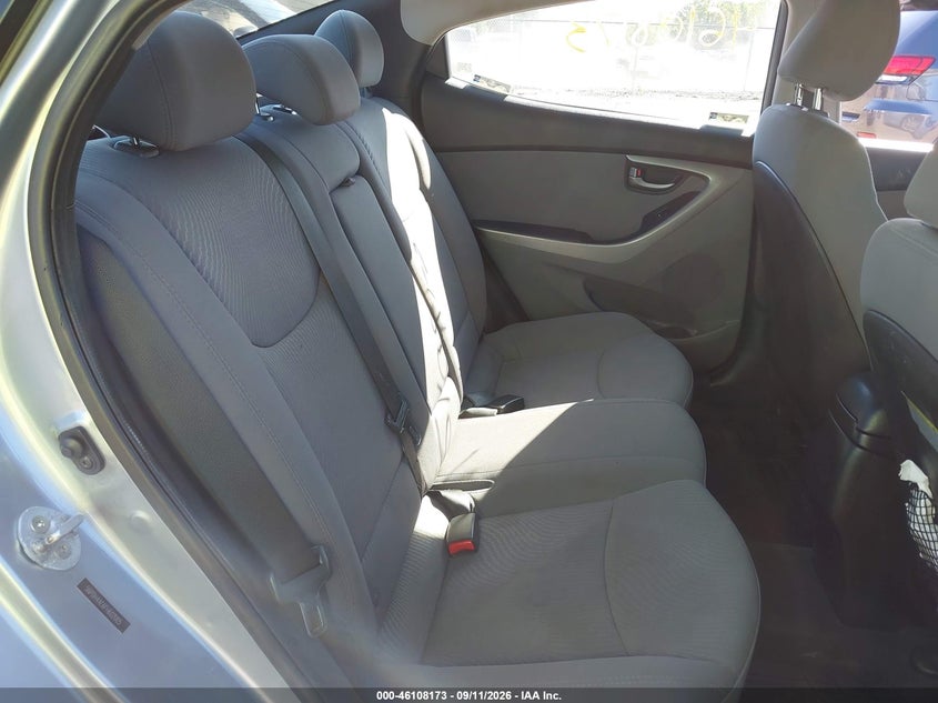 2015 HYUNDAI ELANTRA auction photo 8