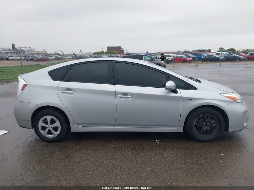 TOYOTA PRIUS - zdjęcie 14