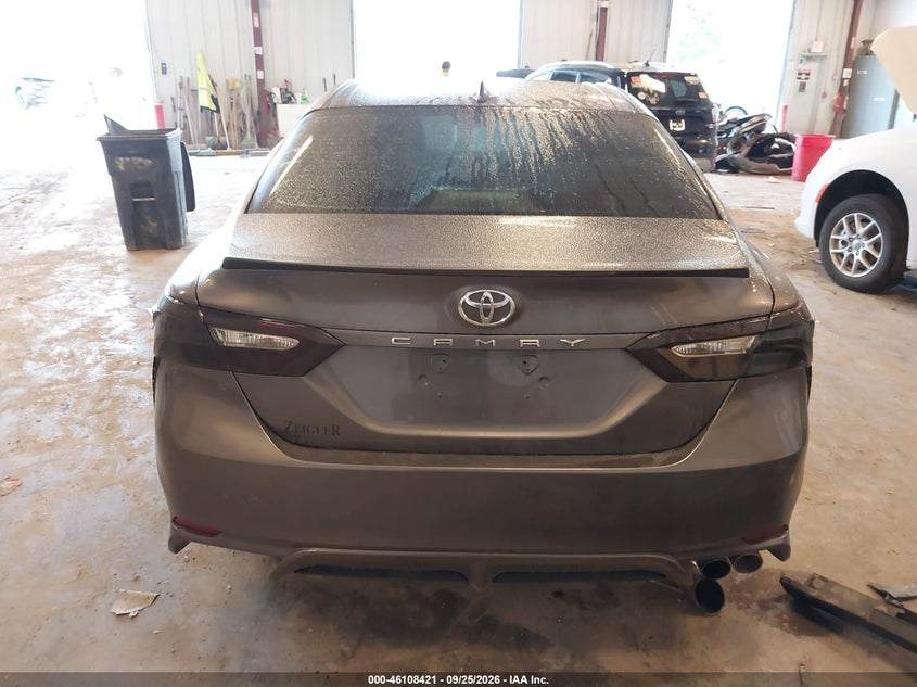 TOYOTA CAMRY - zdjęcie 16