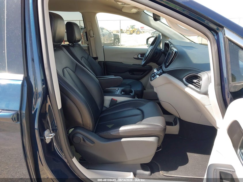 CHRYSLER PACIFICA HYBRID 2024 VIN 2C4RC1S74RR177863
