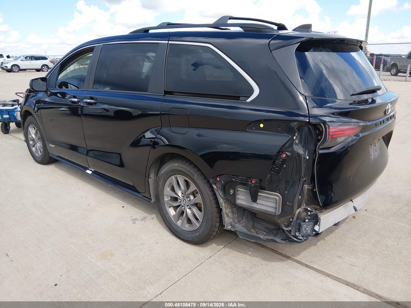 TOYOTA SIENNA - zdjęcie 3