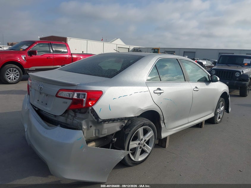 Vin: 4t1bf1fk1eu415331, lot: 46608204, toyota camry se 20144