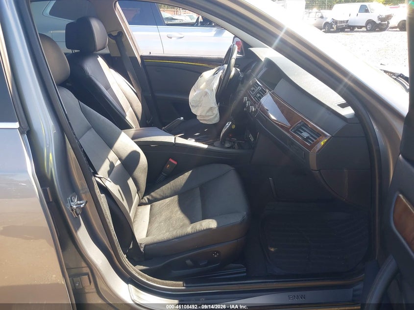 BMW 528I 2010 VIN WBANV1C50AC156542